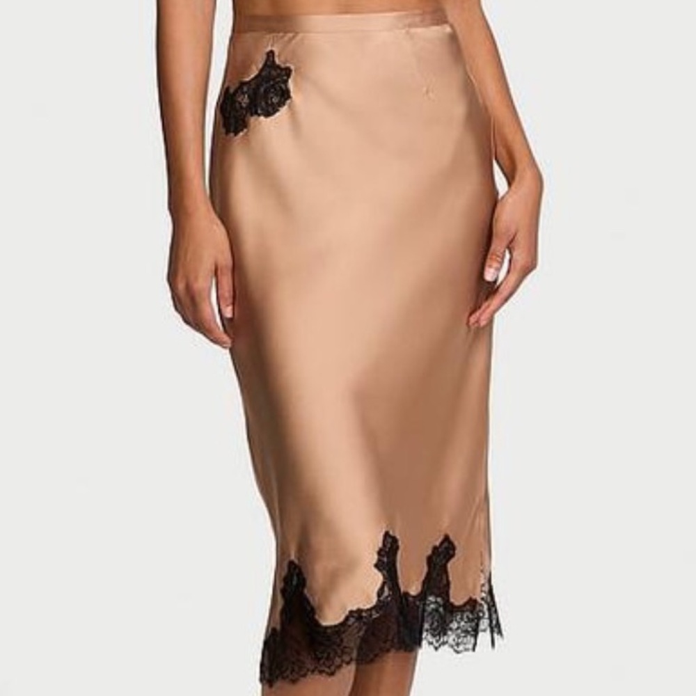 NWT Victoria’s Secret M L XL XXL Satin Lace Trim Midi Skirt Embroidery Floral